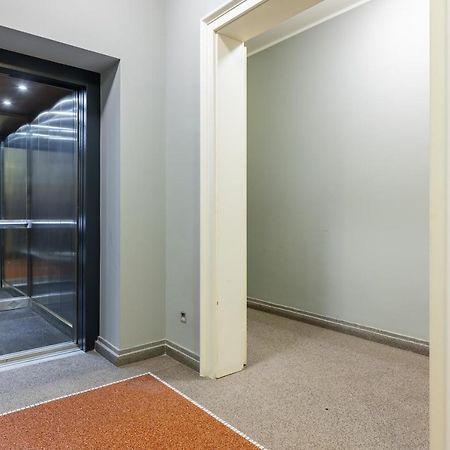 Dlouha Palace - Live In One Of The Best Streets Prague Luaran gambar