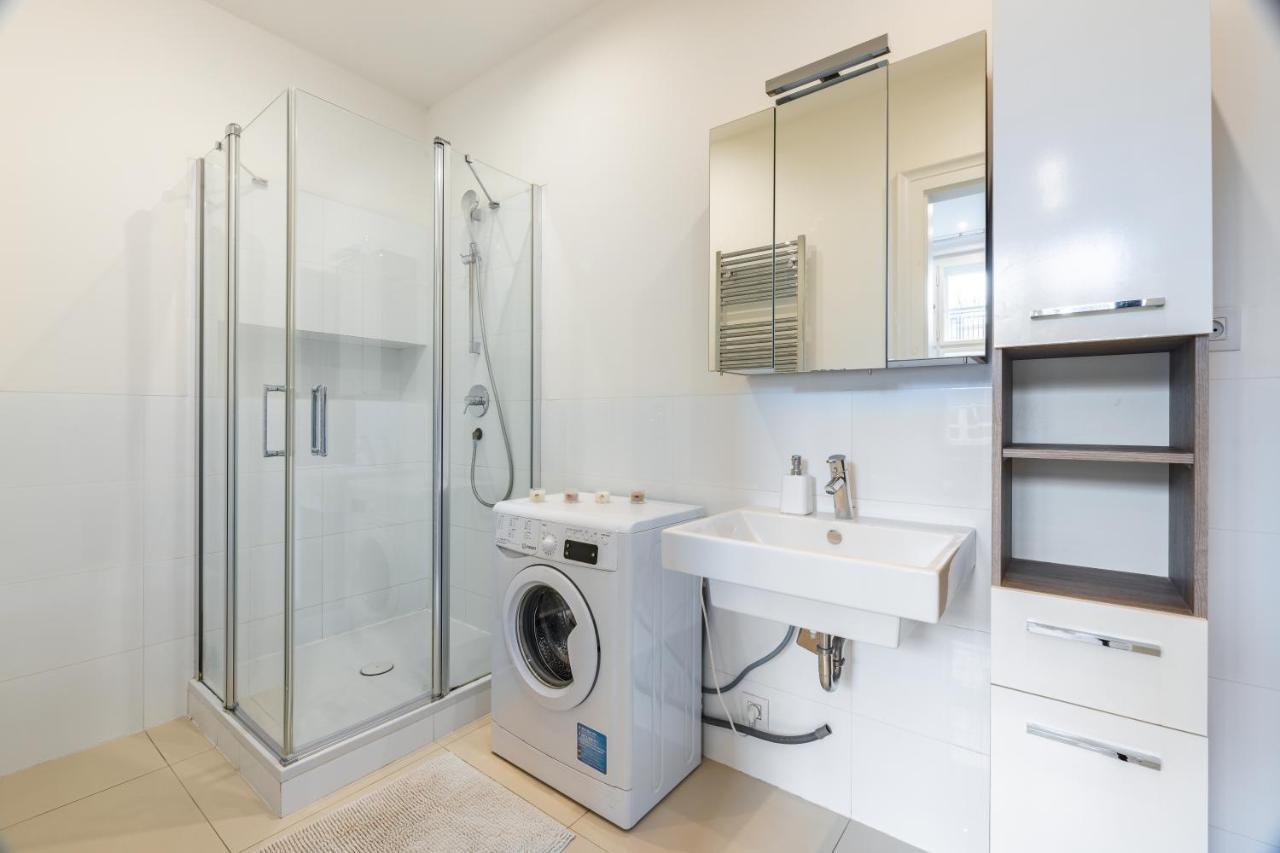 Dlouha Palace - Live In One Of The Best Streets Prague Luaran gambar