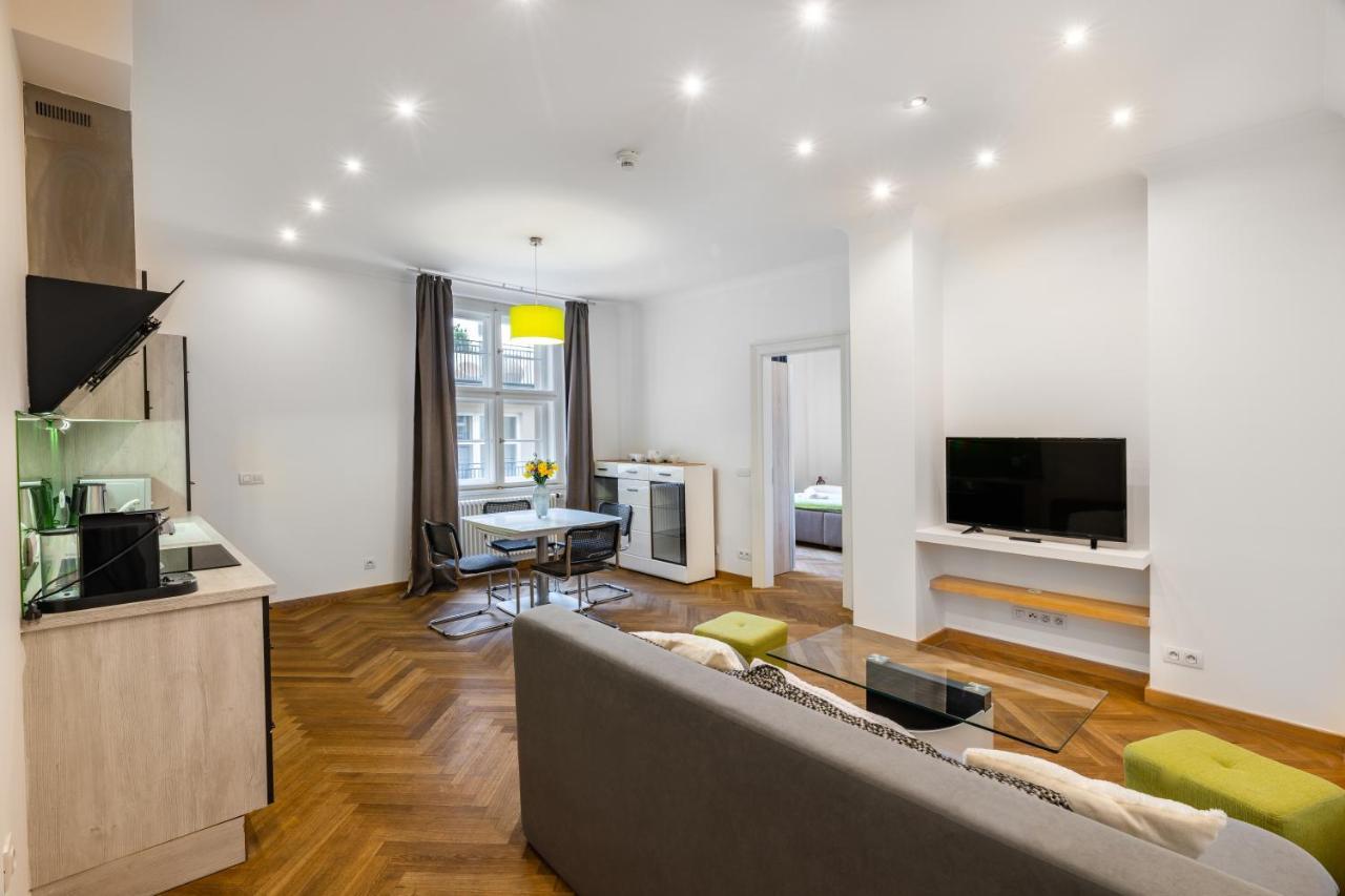 Dlouha Palace - Live In One Of The Best Streets Prague Luaran gambar