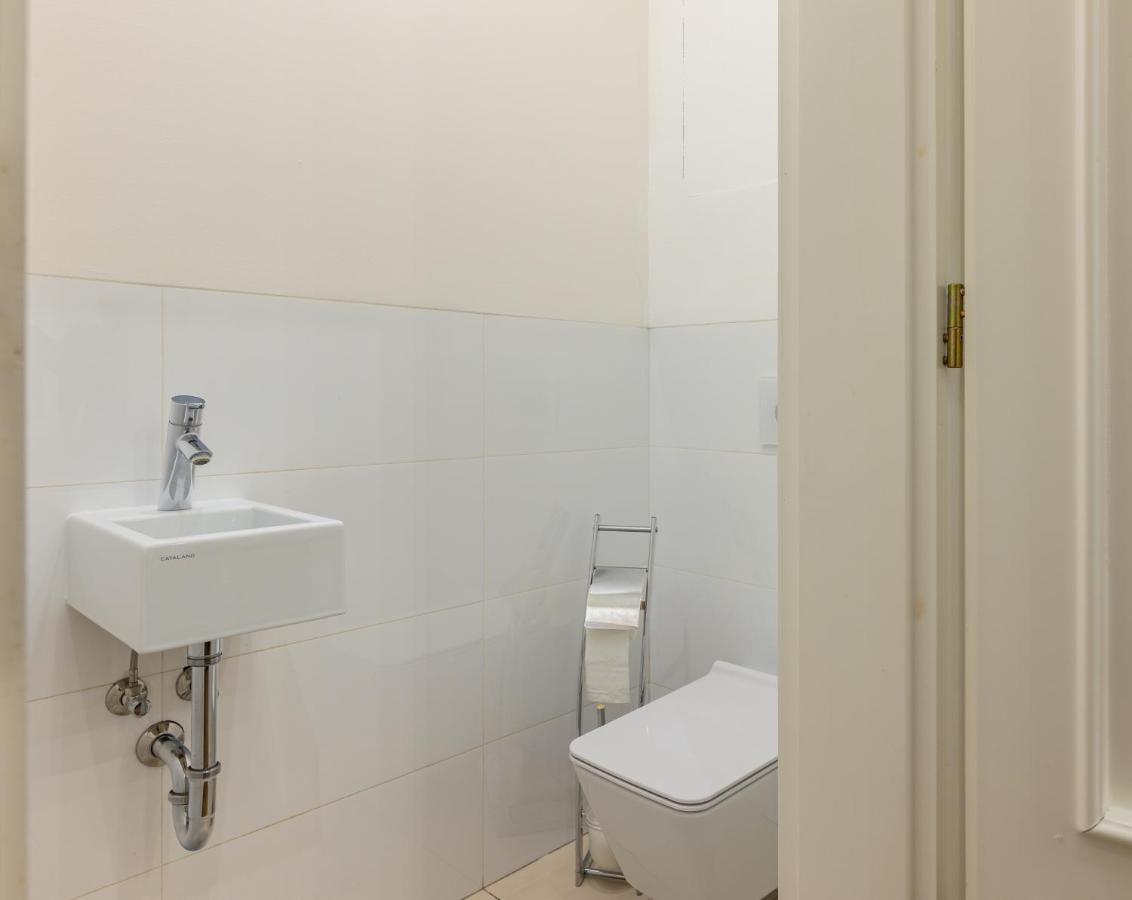 Dlouha Palace - Live In One Of The Best Streets Prague Luaran gambar