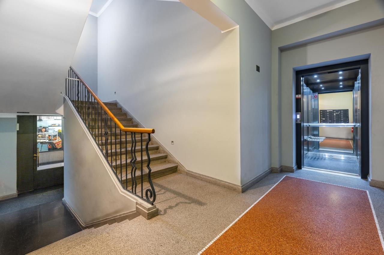 Dlouha Palace - Live In One Of The Best Streets Prague Luaran gambar