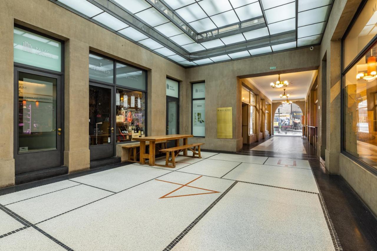 Dlouha Palace - Live In One Of The Best Streets Prague Luaran gambar